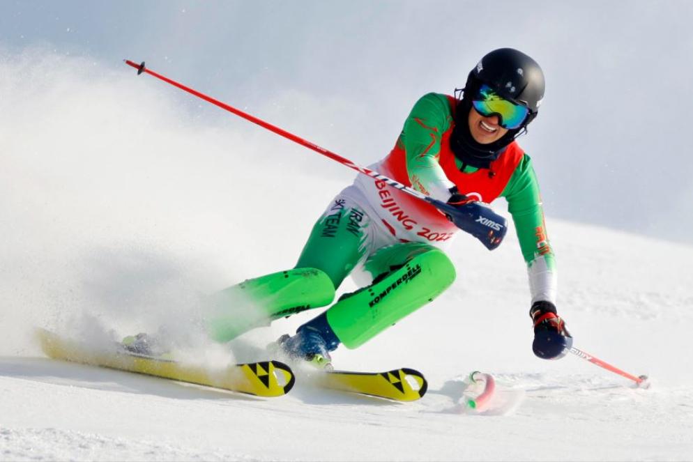 Atefeh Ahmadi, atleta iraniana, durante una gara alle Olimpiadi invernali di Pechino 2022 - Ansa