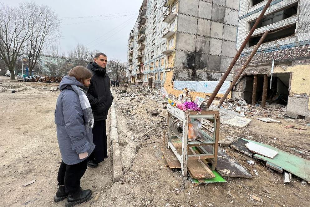Padre Oleksandr Bogomaz fra i condomini bombardati a Zaporizhzhia - Gambassi