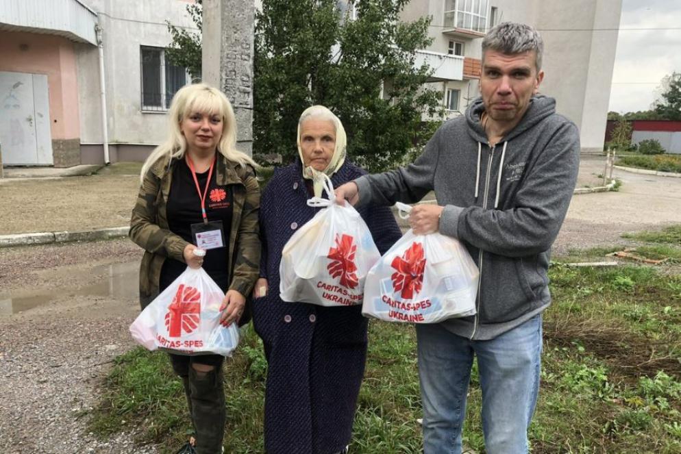 Gli aiuti di Caritas-Spes ai profughi di guerra - Caritas Spes