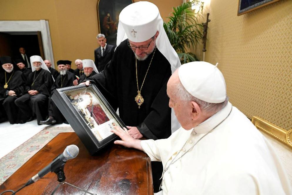 Papa Francesco con il capo della Chiesa greco-cattolica ucraina, l'arcivescovo maggiore Sviatoslav Shevchuk - Vatican Media