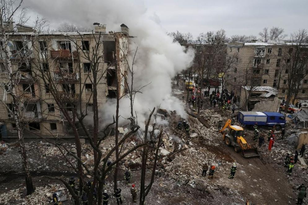 La distruzione dell'ultimo attacco missilistico a Kharkiv - Reuters