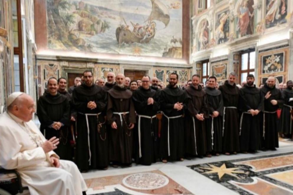 Il Papa all'arrivo all'udienza - Vatican Media