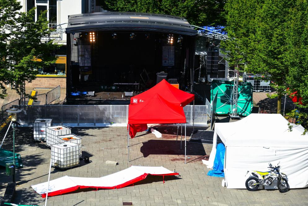 Il palco dove è avvenuto l'attacco - Ansa