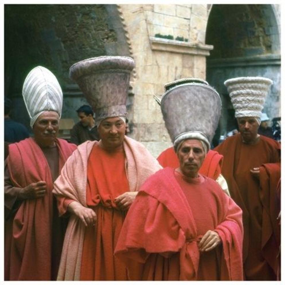 I farisei ispirati a Piero della Fracesca ne "Il Vangelo secondo Matteo" di Pasolini - Foto di Angelo Novi / Cinetecadi Bologna