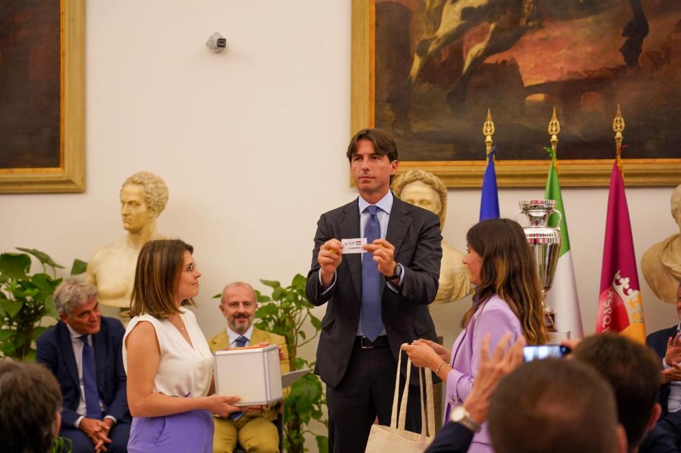 L'estrazione dei tre gironi - .