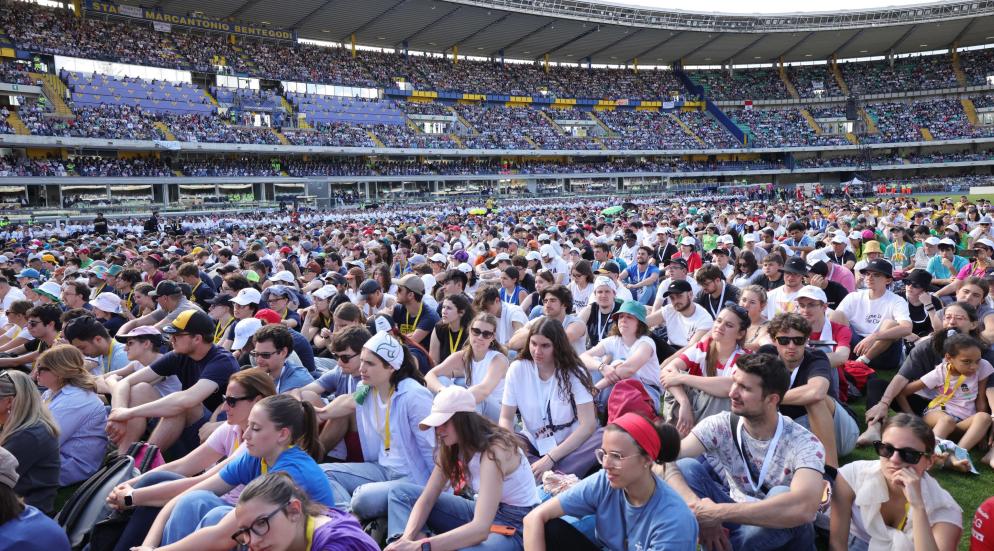 I 31mila fedeli della Messa del Papa allo Stadio Bentegodi di Verona - ANSA