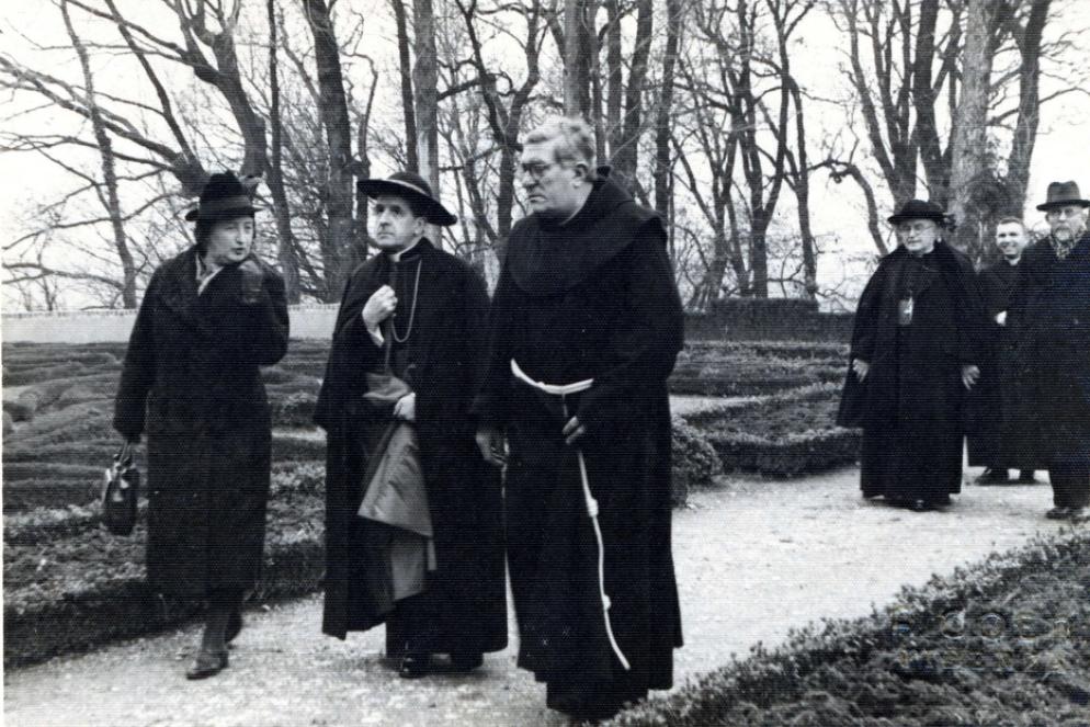 Armida Barelli con padre Agostino Gemelli e il cardinale Pizzardo - .