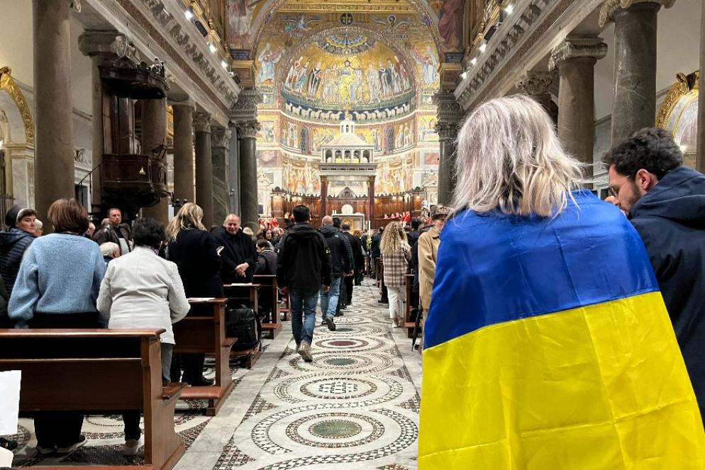 La Messa per la pace presieduta dal cardinale Zuppi nella Basilica di Santa Maria in Trastevere a Roma - Gambassi