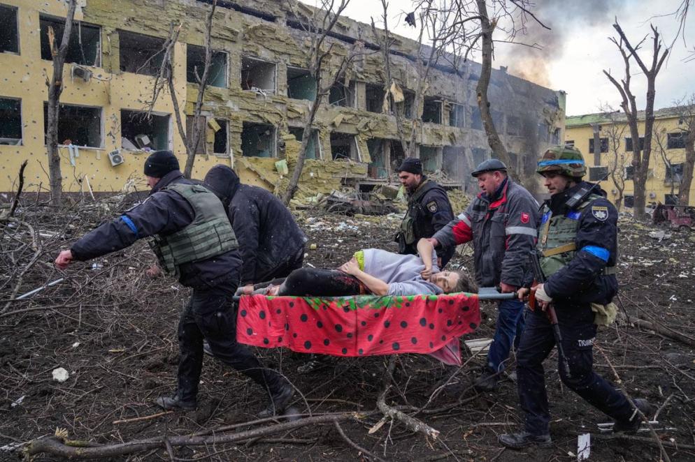 L'assedio di Mariupol in Ucraina visto da Evgeniy Maloletka (World Press Photo) - @ Evgeniy Malotetka
