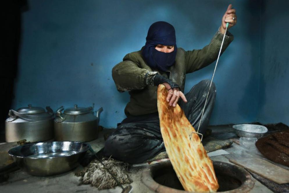 La cottura del pane nei forni al femminile di Kabul - Ufficio stampa Nove Caring Humans