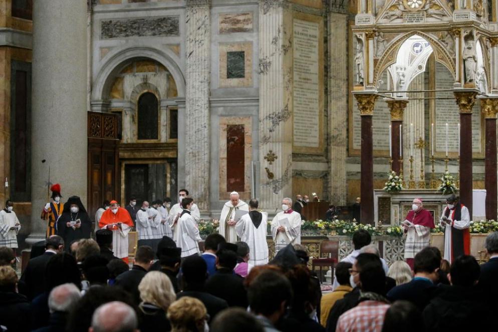 Il Papa presiede i Vespri ecumenici in San Paolo fuori le Mura nel 2022 - Ansa