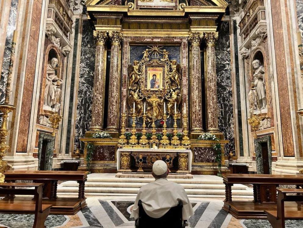 Il Papa a Santa Maria Maggiore appena rientrato dal viaggio in Bahrein - Vatican Media