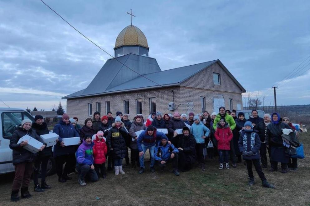 In Ucraina le famiglie con gli aiuti consegnati dai volontari della parrocchia di Maccio e del gruppo "Frontiere di pace" - "Frontiere di pace"