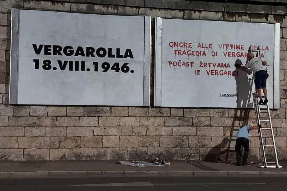 A Pola manifesti in memoria degli oltre 100 morti in spiaggia - per gentile concessione di P. Berra
