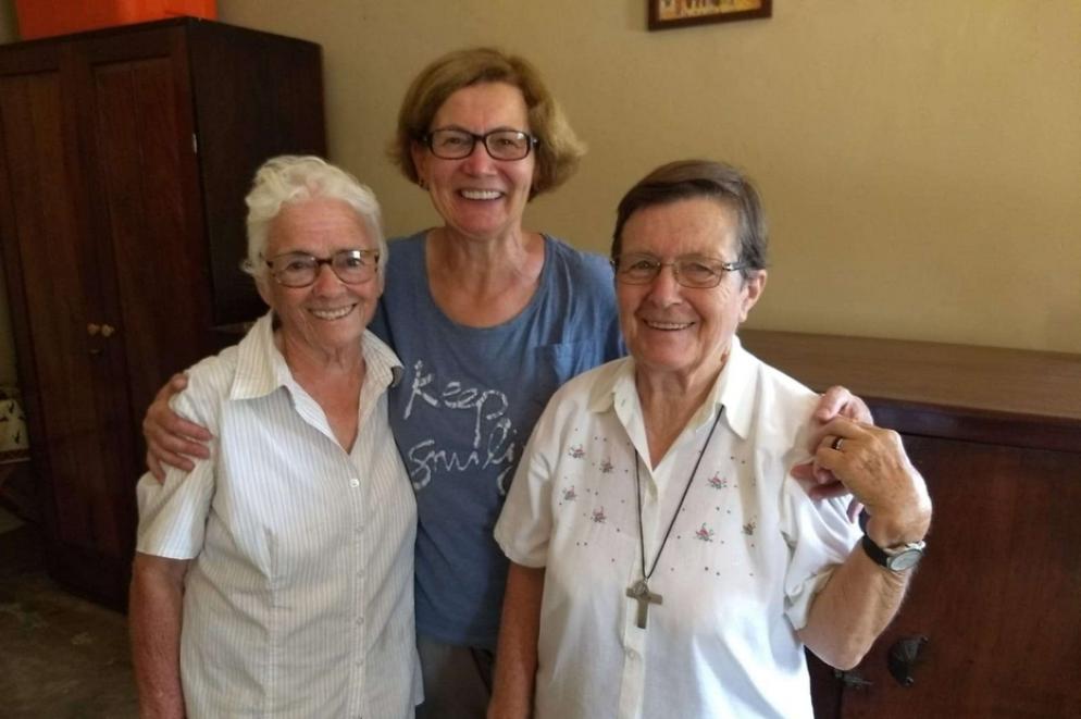 Suor Maria Coppi è la religiosa a destra - .
