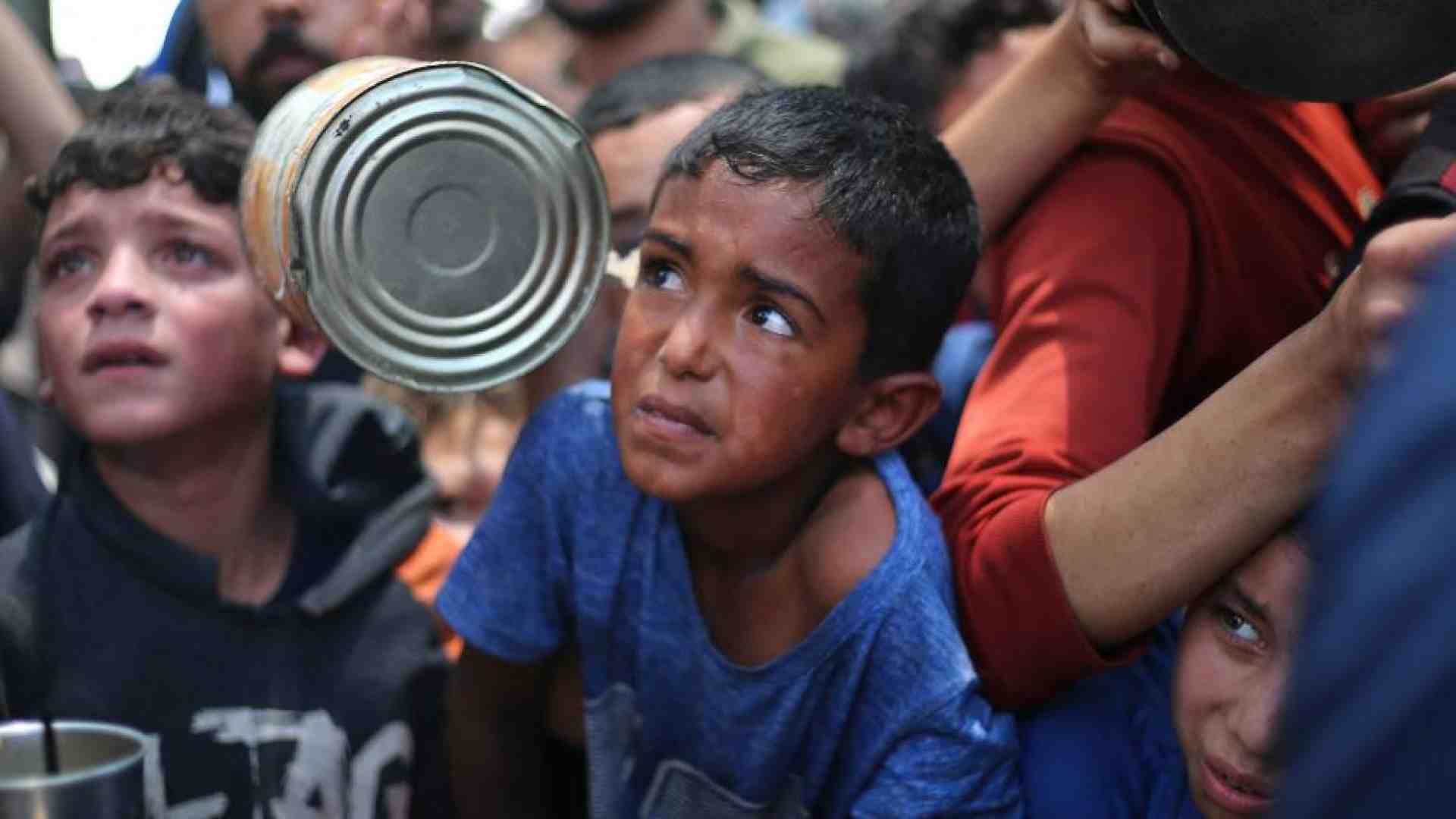 Immagine di Gaza senza tregua, il grido di Pizzaballa. E Adam arriva in Italia