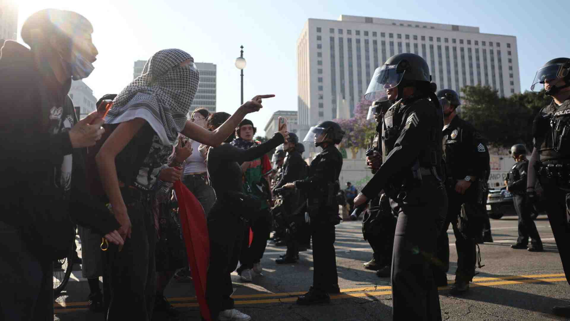 Immagine di L’equilibrio difficile della California, tra Trump e gli scontri. Intervista