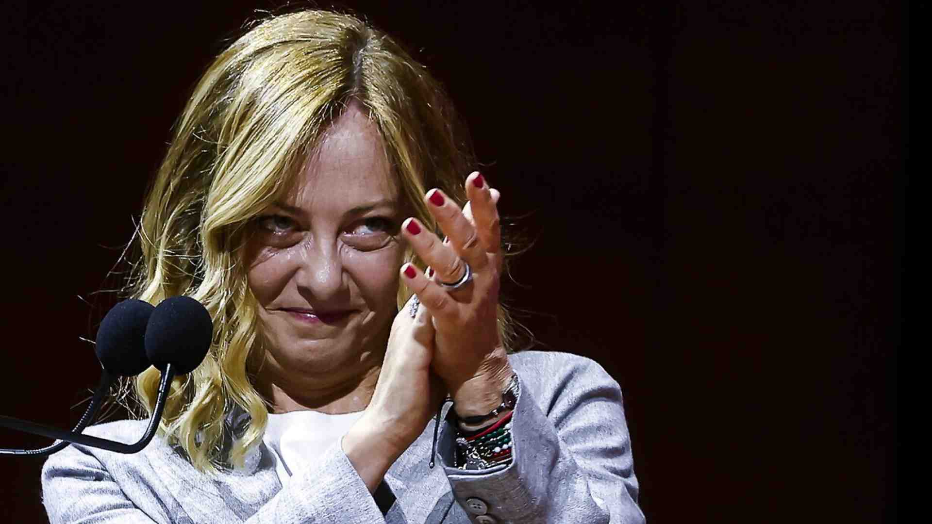 Immagine di Terzo mandato, il poker di Meloni: "Così il Pd va in tilt in Puglia e Campania"
