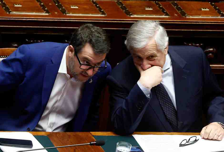 Per Salvini mandare i clandestini a Guantanamo è un diritto di Trump. Tajani: "Rimpatrieremo gli italiani"