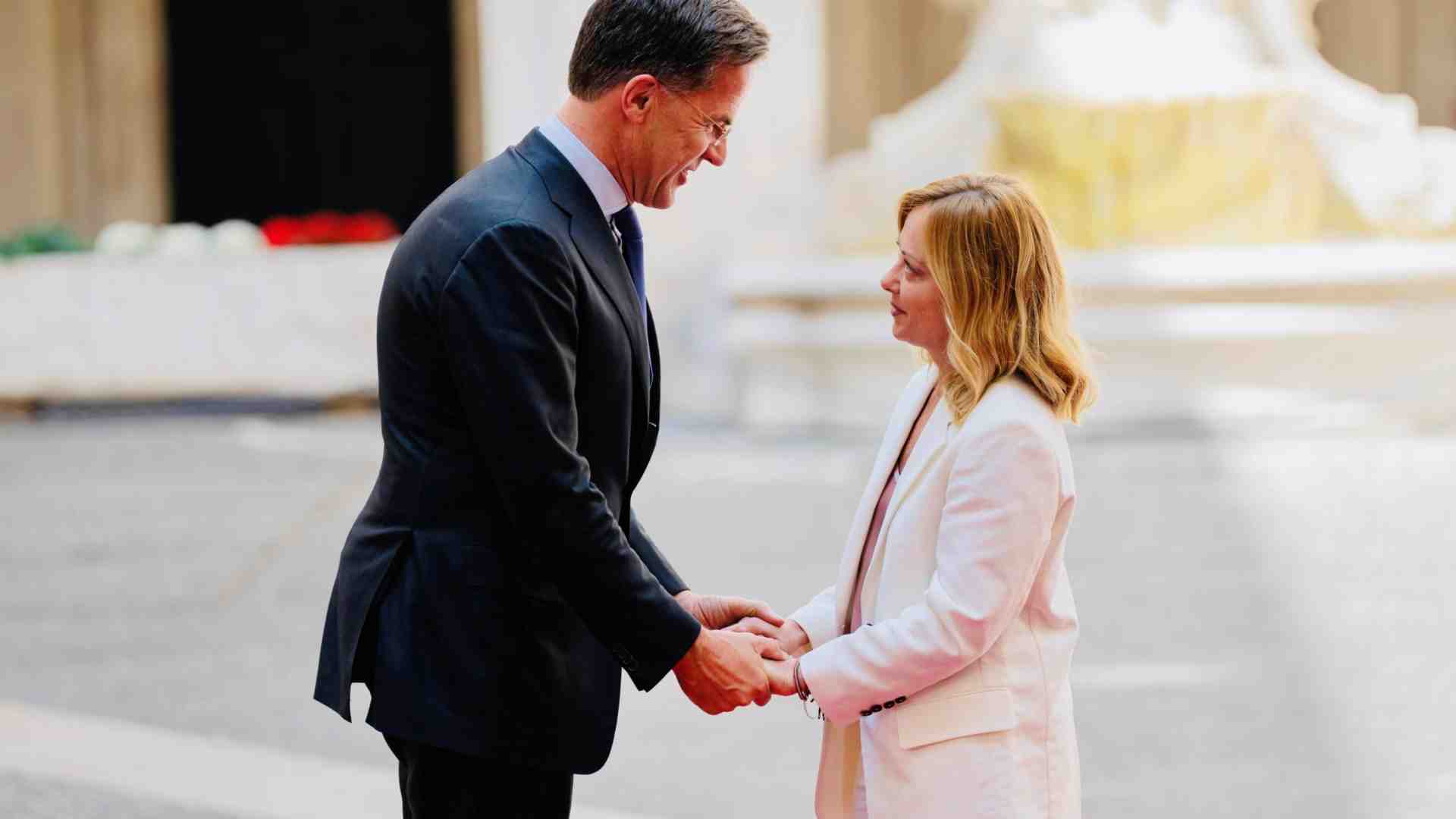 Immagine di Sul 5% in difesa il "sì condizionato di Meloni a Rutte