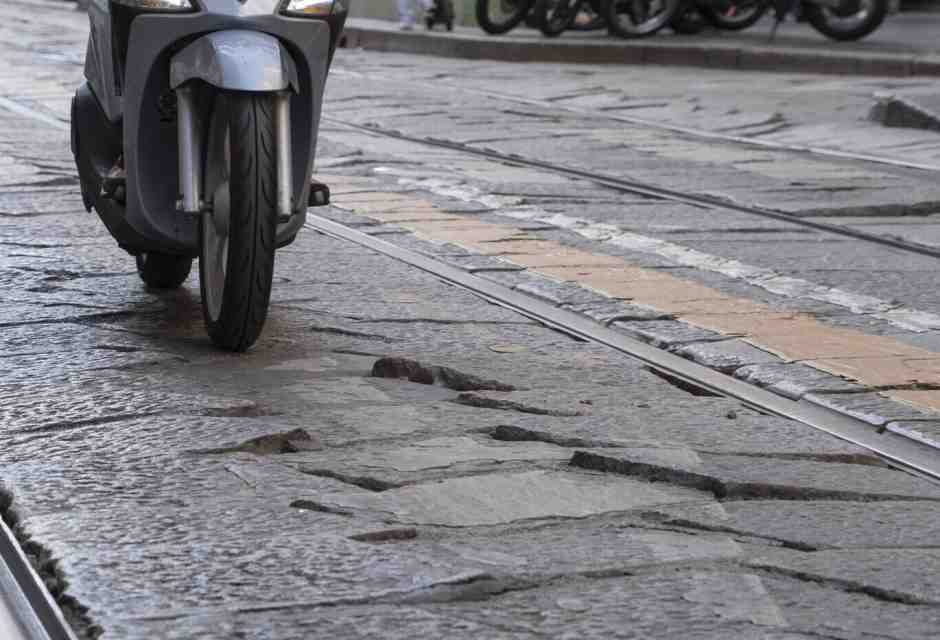 Togli il pavé, metti il pavé. Fissazioni di Sala