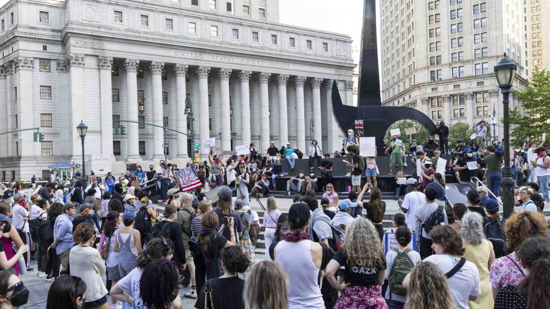 Immagine di La rabbia dei latinos delusi da Trump