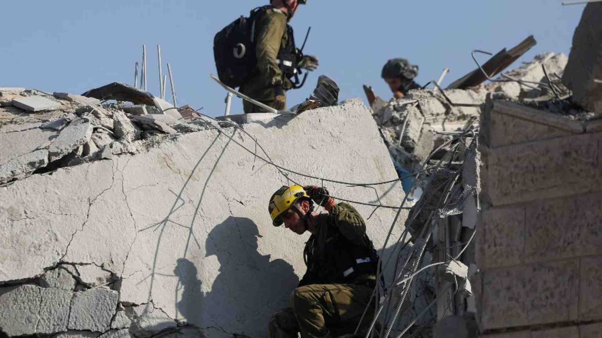 Immagine di Una notte di guerra. Teheran: siamo pronti a colpire basi Usa