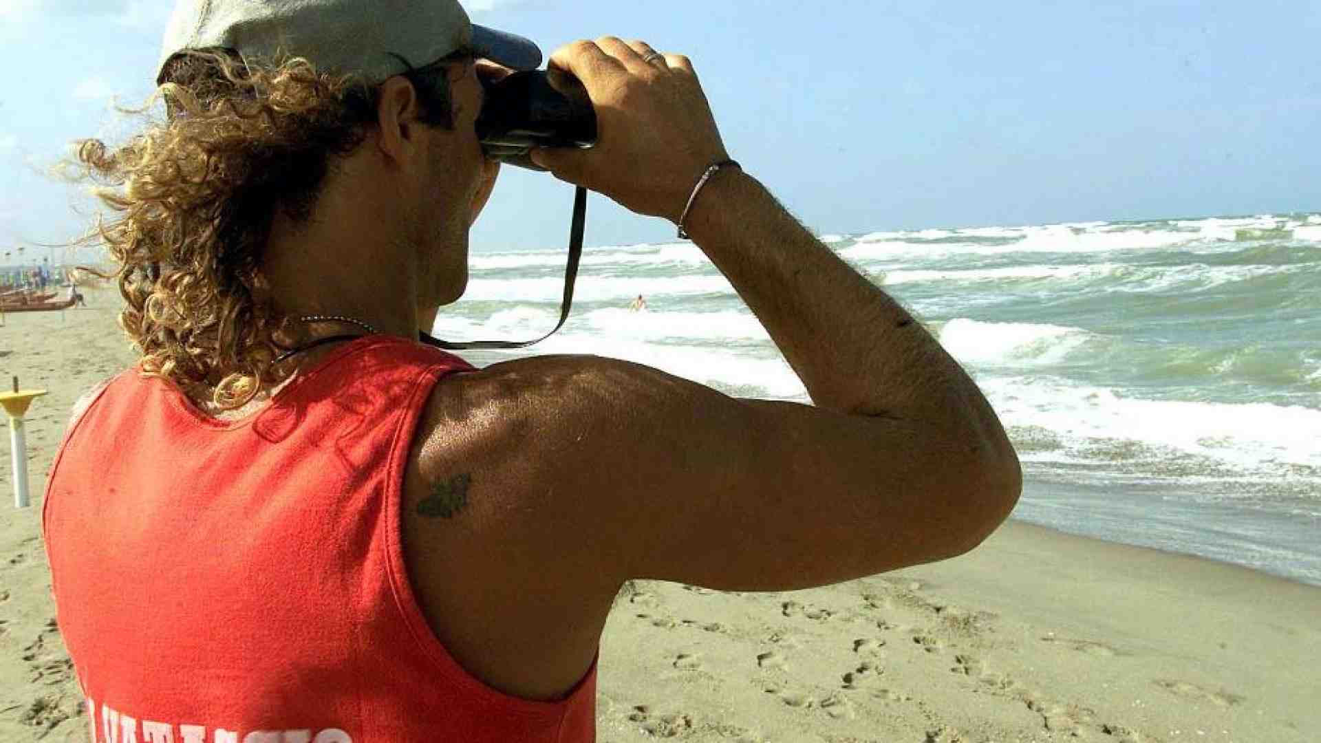 Immagine di Si tuffa per soccorrere due turisti: annega immigrato "eroe"
