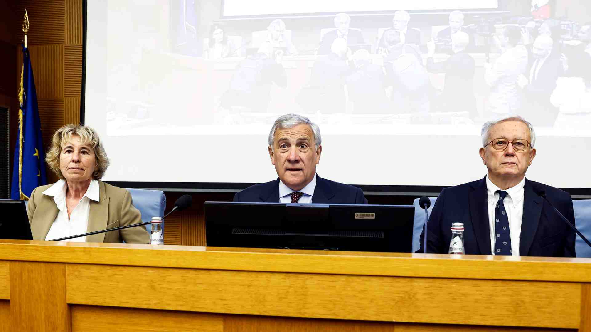 Immagine di Il sentiero stretto del governo: con Israele, l'Iran tratti sul nucleare