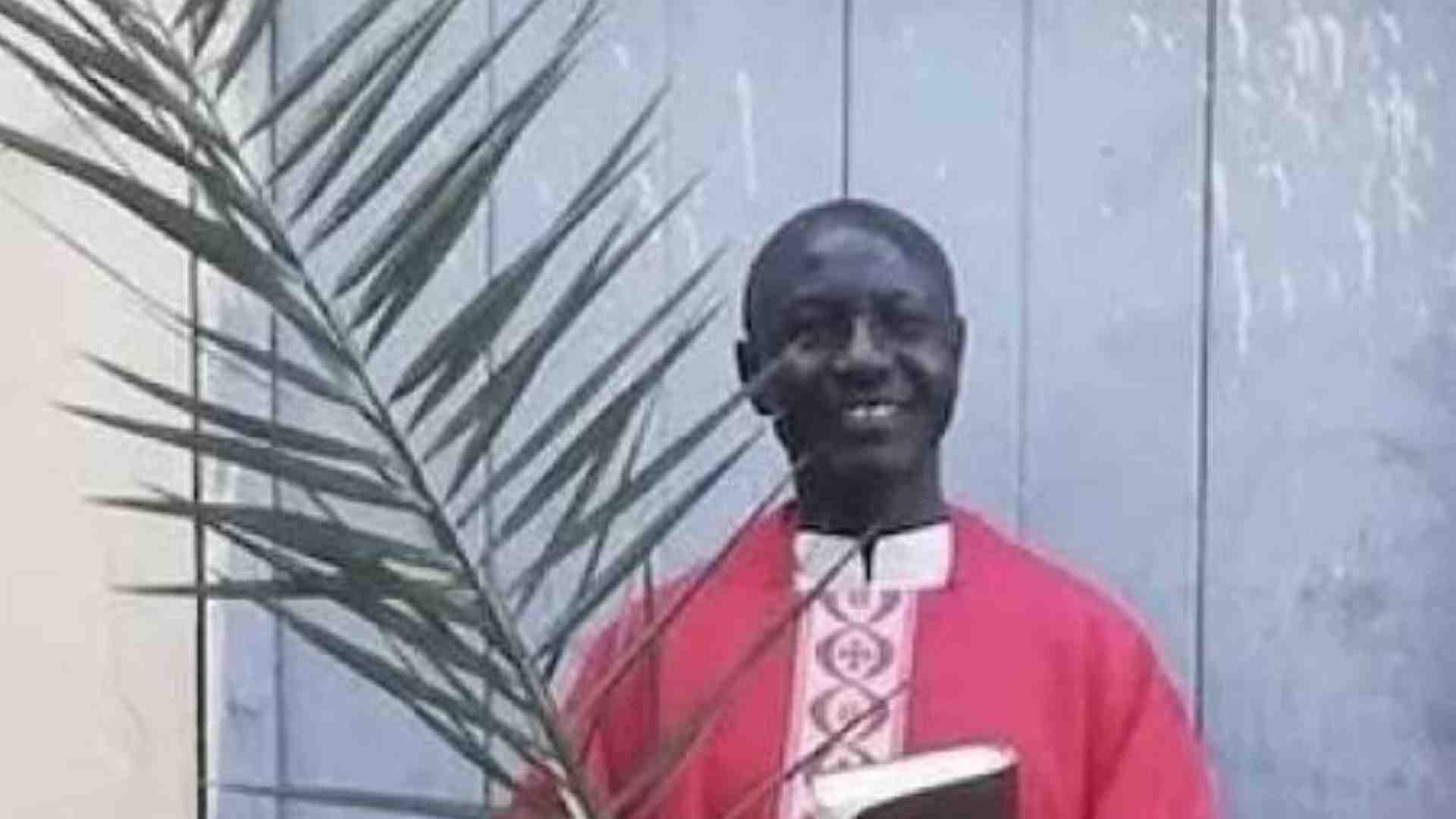 Immagine di Sacerdote ucciso da un proiettile vagante in Darfur