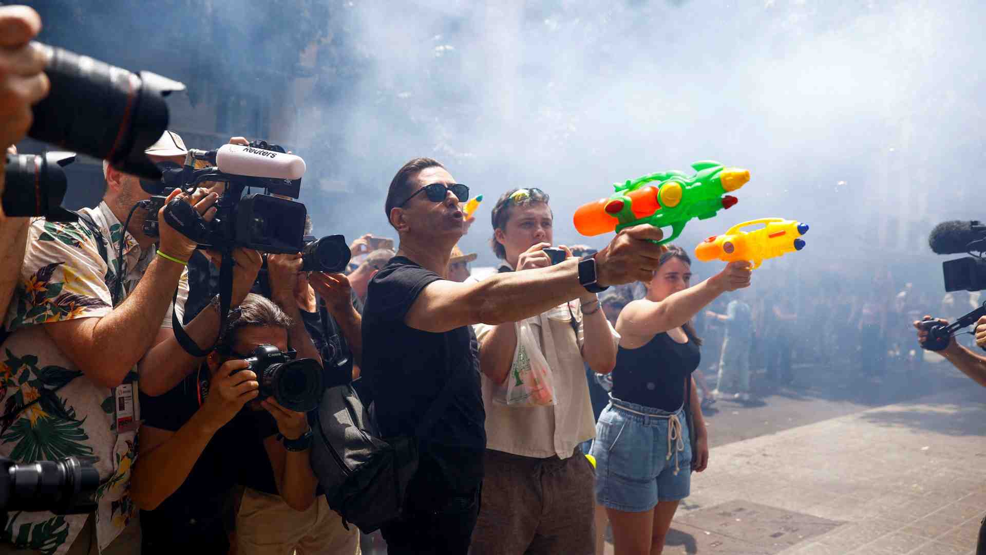 Immagine di In Spagna riesplode la protesta: pistole ad acqua contro i turisti