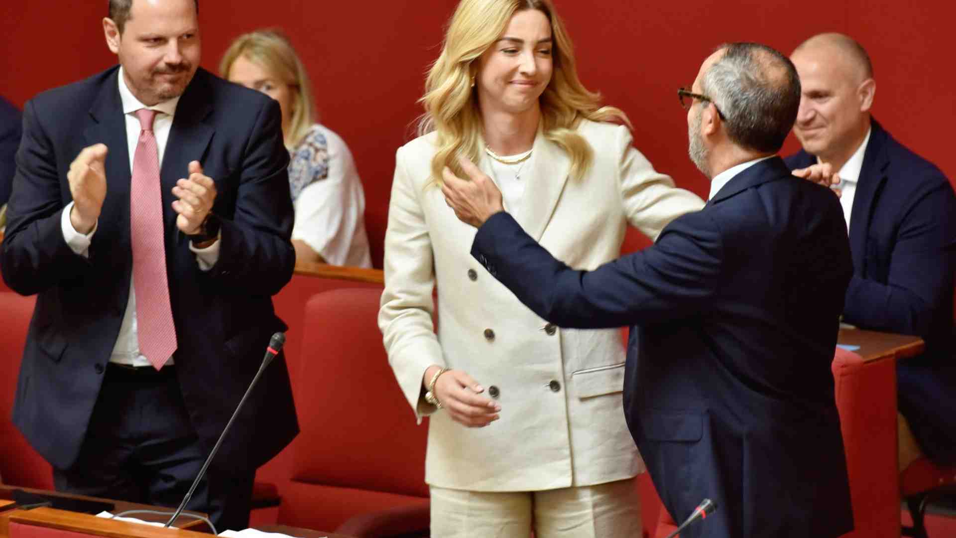 Immagine di Dossier su Salis, si auto sospende da FdI l'ex assessore indagato