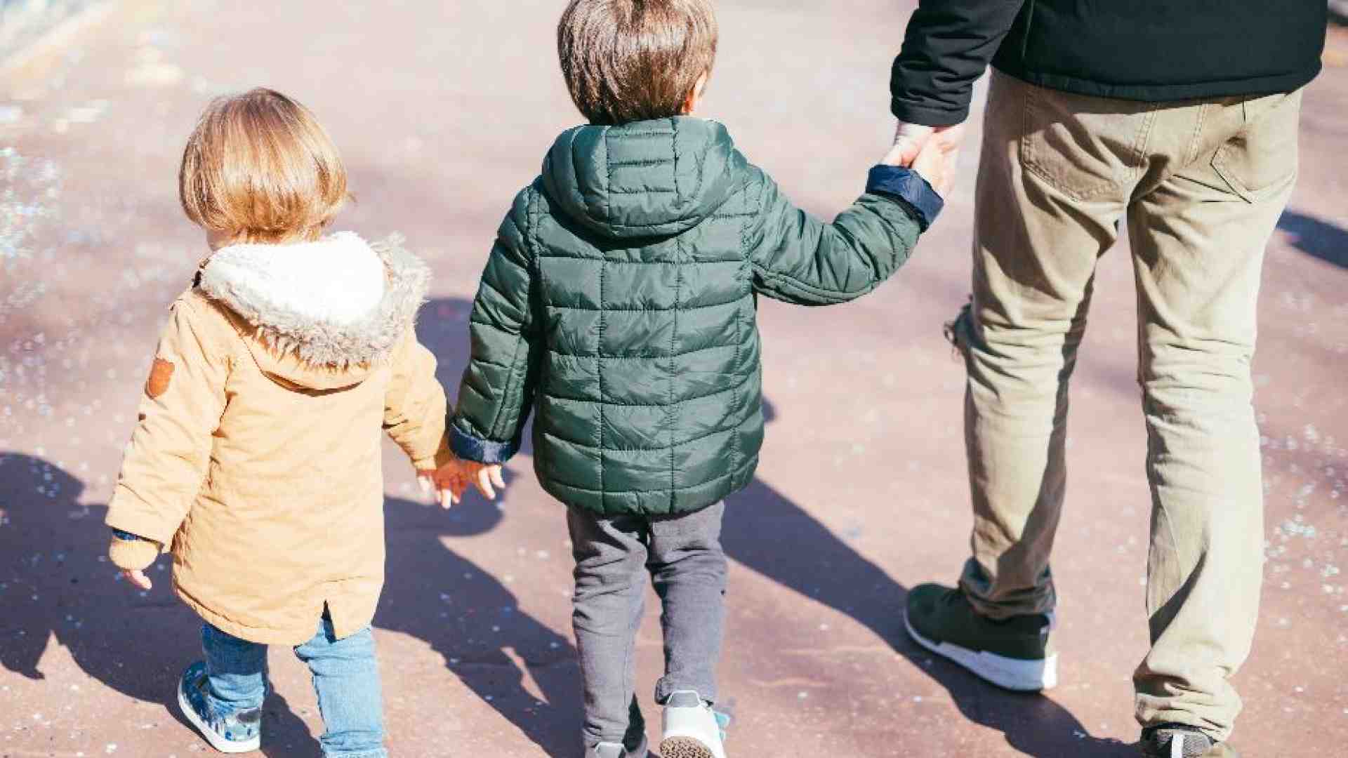 Immagine di Confusi, incerti e maschilisti. La deriva dei giovani padri