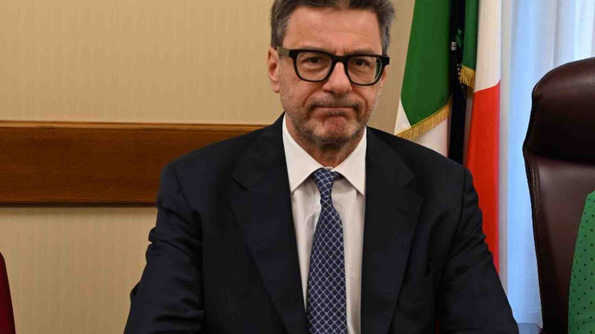 Immagine di «Spopolamento drammatico, denatalità strutturale». Giorgetti lancia l'allarme
