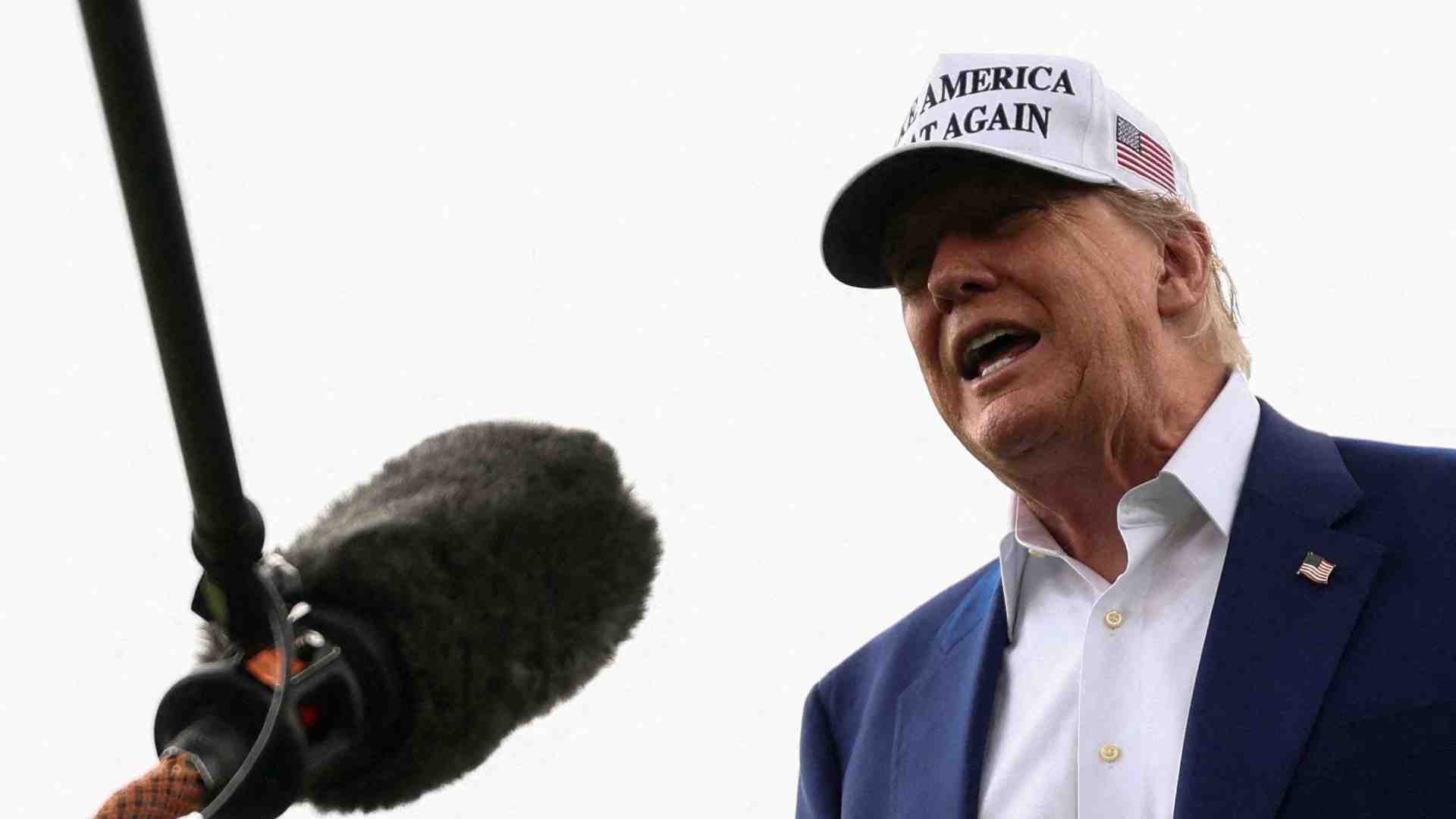 Immagine di Trump lancia «l'ultimo ultimatum». E l'Iran smentisce negoziati