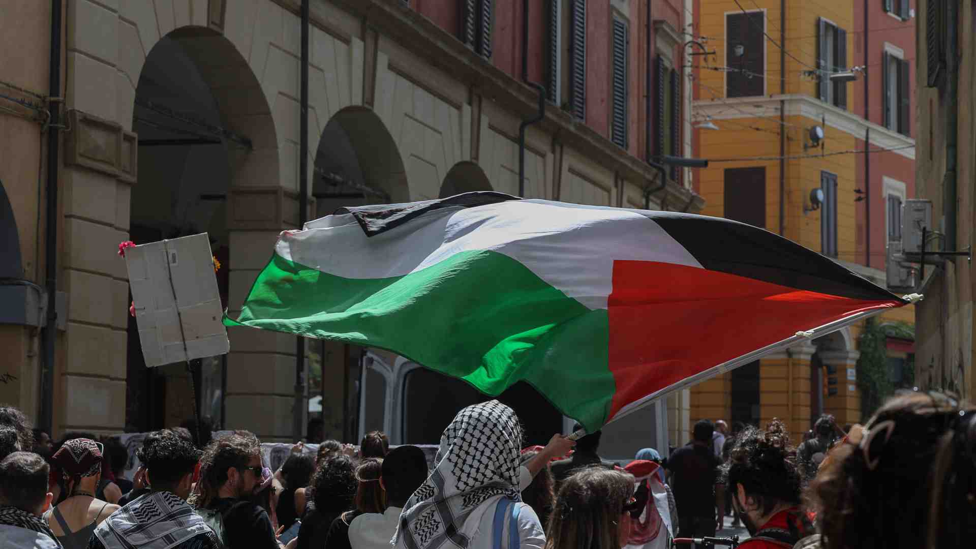 Immagine di Pombeni: “La mozione su Israele non rende onore all’Università di Bologna”