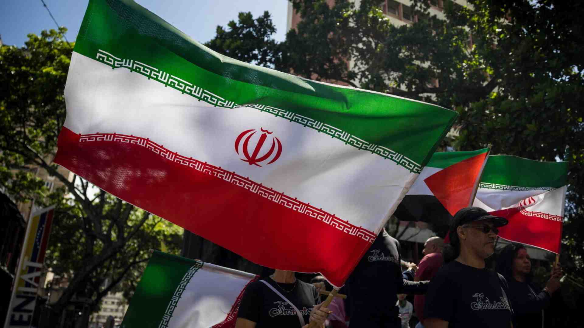 Immagine di La sinistra e l’Iran visto dal divano, un vecchio amore che ritorna