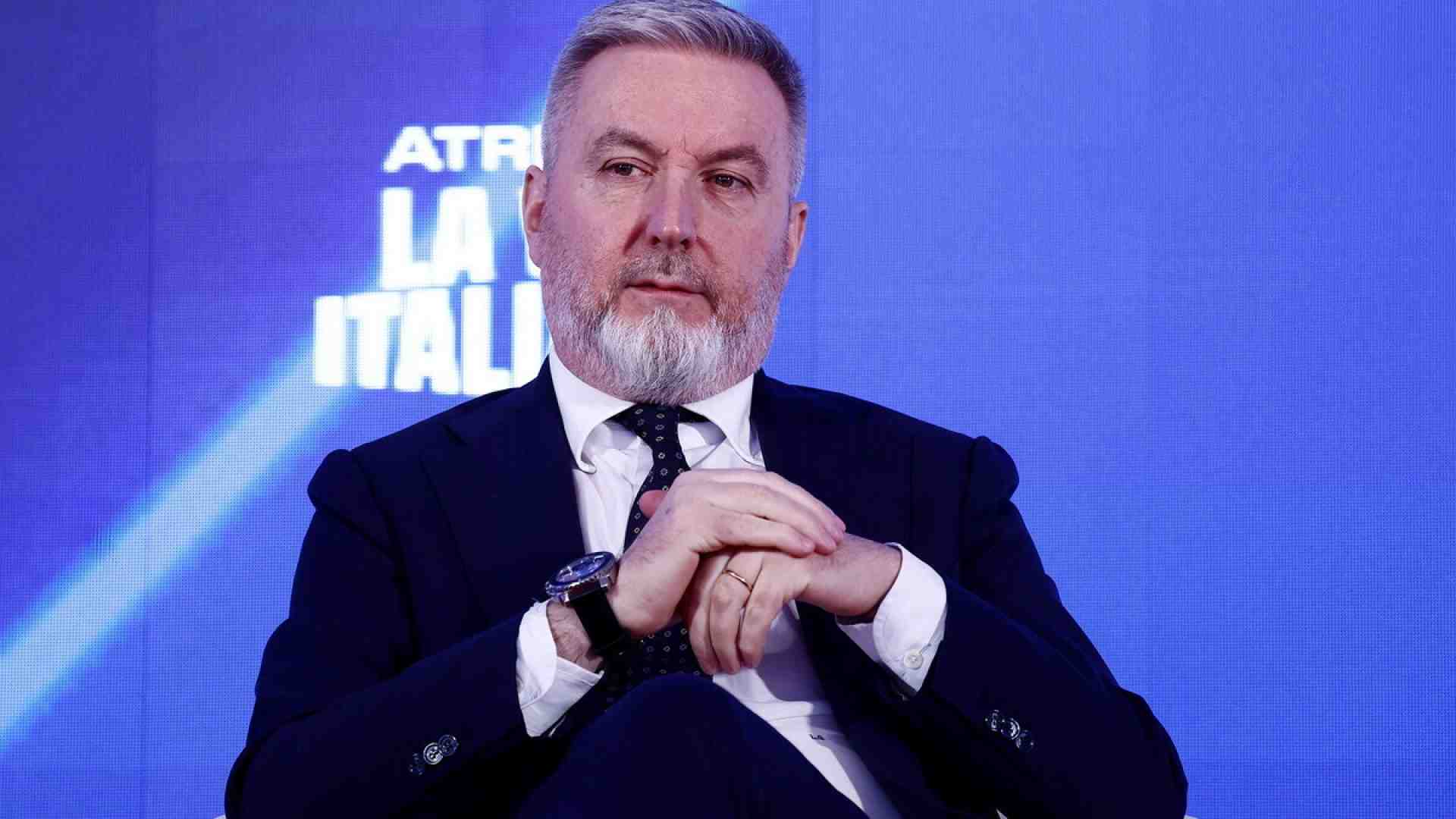 Immagine di Guerini il Cautissimo, infastidito da Bonaccini, incalzato dalla sua corrente Pd, si ripara nel silenzio. E da Schlein