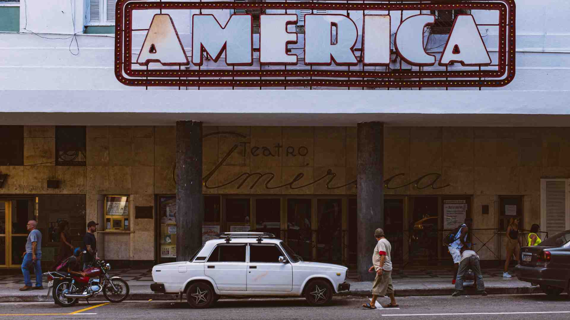 Immagine di Distopia americana. Antologia sul tradimento di un paese che ha finito col negare i suoi valori