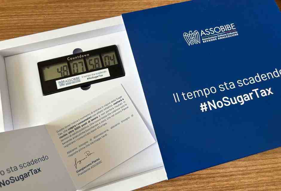 I paradossi della Sugar Tax, dal rinvio di Meloni al raddoppio di Schlein