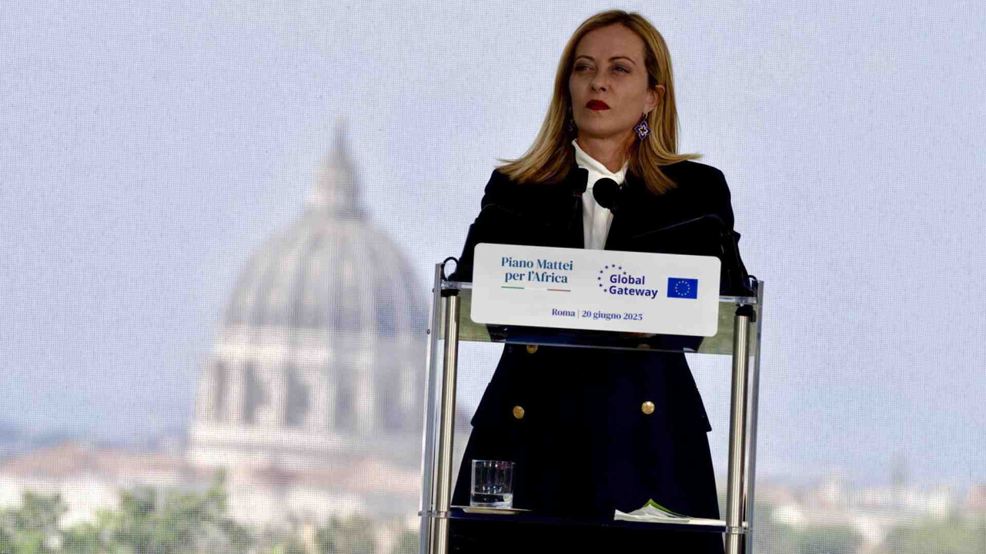 Immagine di Iran, Meloni sente i leader stranieri e auspica una "rapida ripresa dei negoziati"