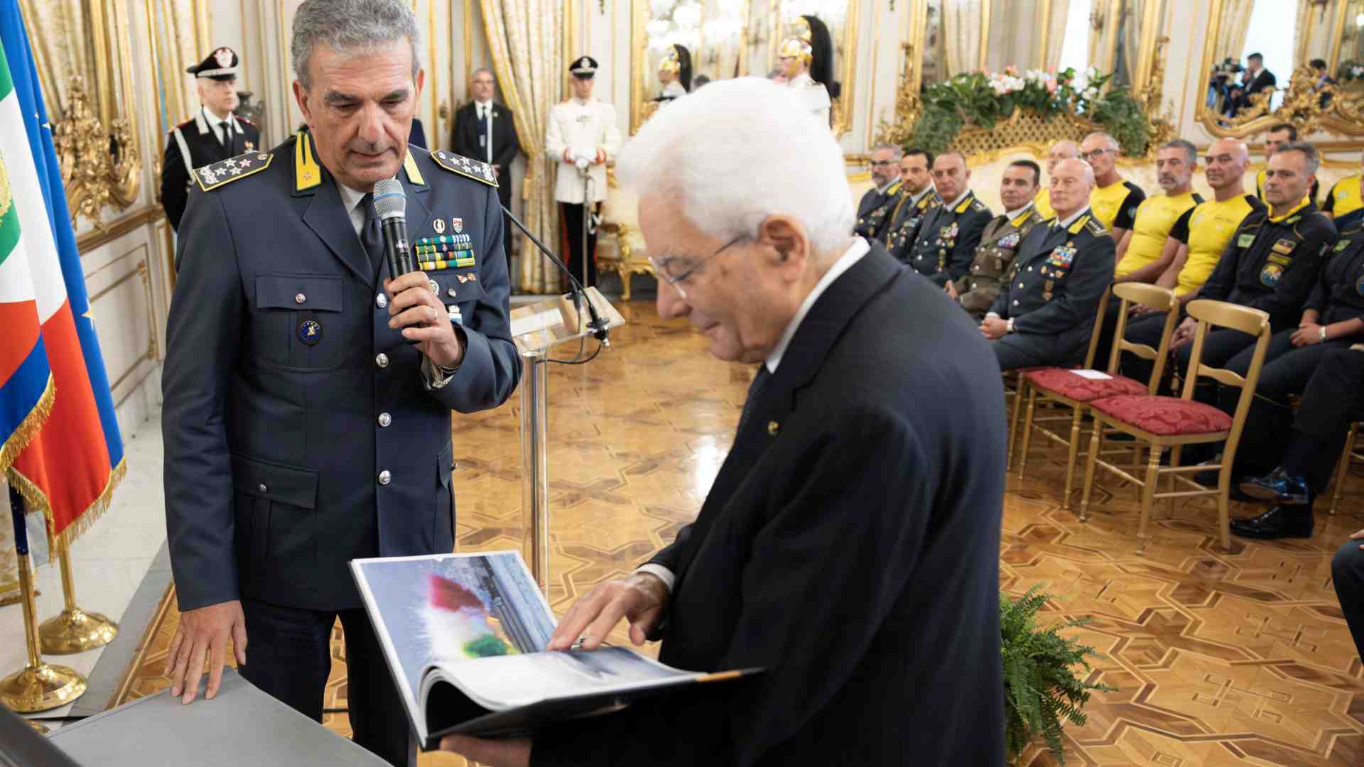 Immagine di Mattarella celebra la Gdf: «Fondamento per tessuto sano dell'economia»