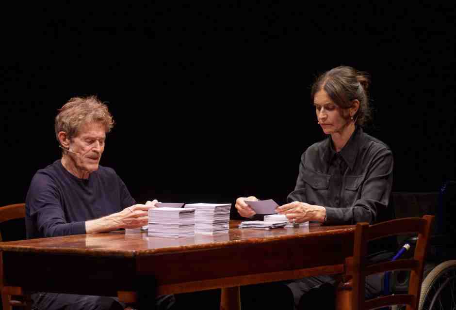 “No Title” è un testo non datato, scritto a mano da Foreman su 640 cartoline. Quelle utilizzate da Dafoe e Solder sono copie (foto Biennale di Venezia)<br /> <br />