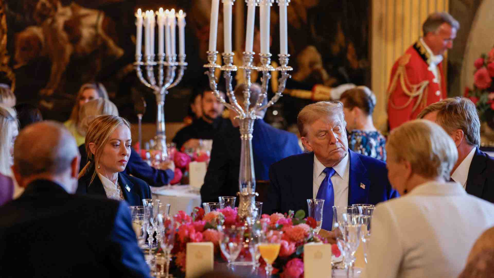 Immagine di «Dear Donald», il doppio registro di Meloni con Trump