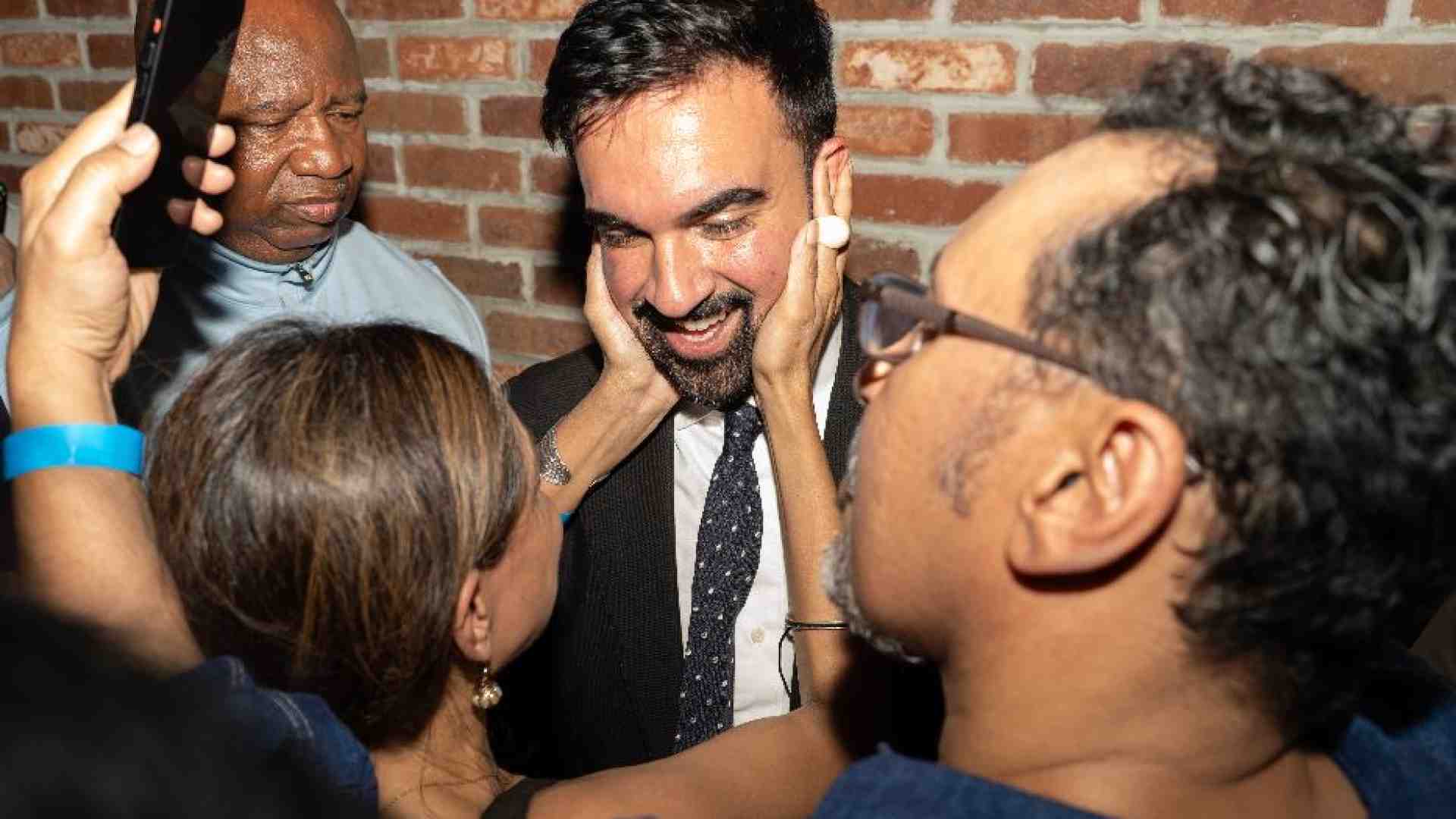 Immagine di Musulmano e nato in Uganda: chi è il dem che spaventa Trump