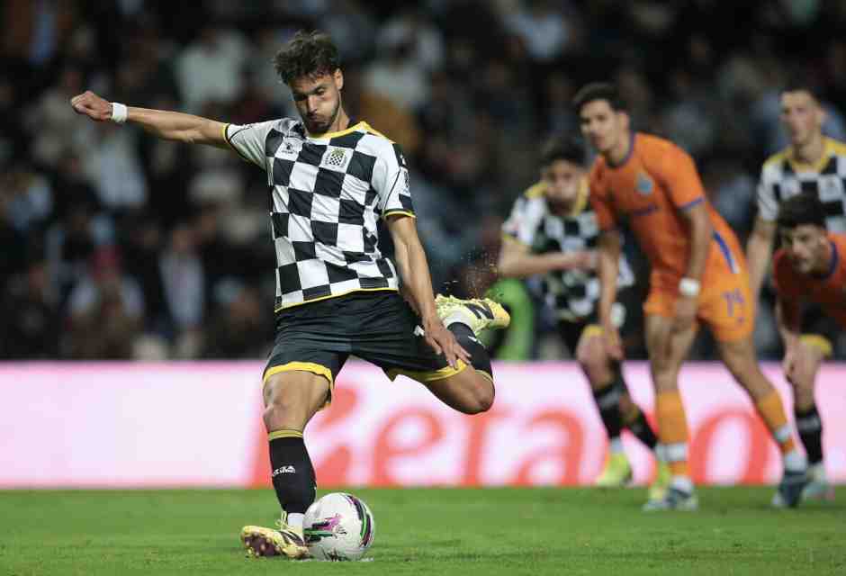 Reisinho con la maglia del Boavista (foto Epa, via Ansa)