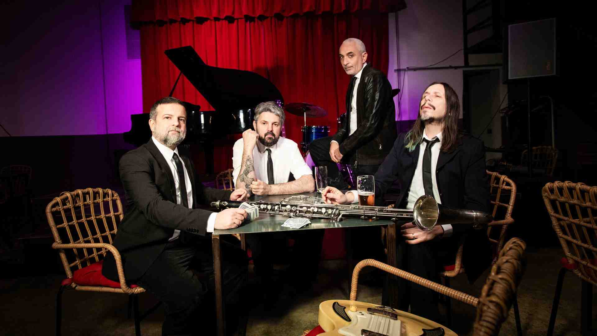 Immagine di L’eleganza del rischio. I Calibro 35 si tuffano nel passato per fare suonare il presente