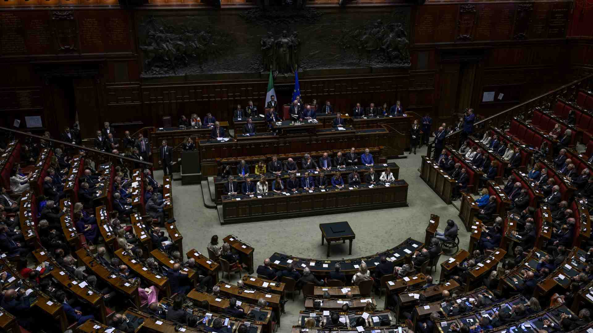 Immagine di L'Italia repubblica parlamentare sì, ma solo quattro giorni a settimana su sette