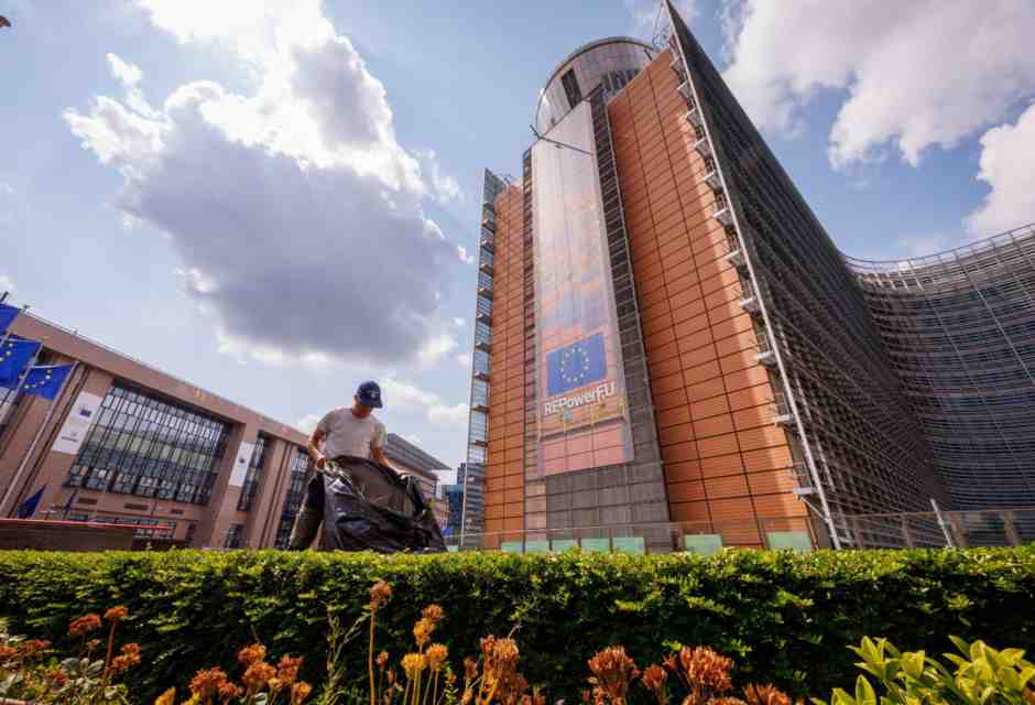 Palazzo Berlaymont, sede della Commissione europea (foto Epa/Ansa)