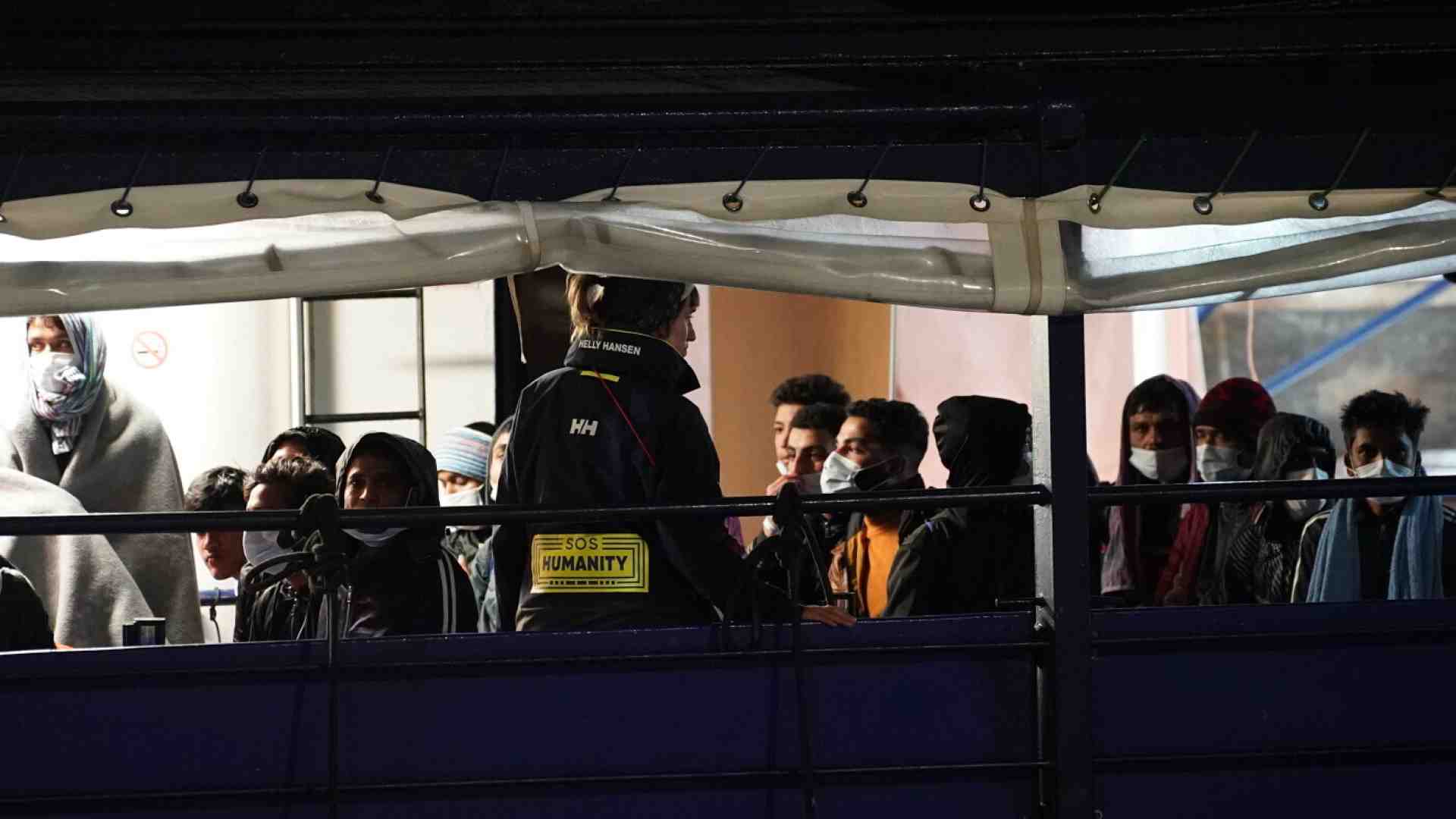 Immagine di Non solo decreto flussi. L’immigrazione come specchio delle svolte italiane